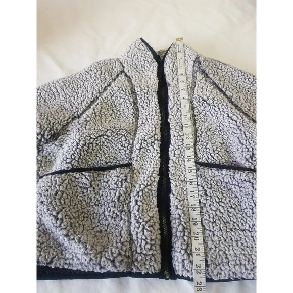 Divided H&M Womens Jacket Size XS Short Sherpa Fuzzy Soft Gray Thick Fleece - Picture 13 of 16